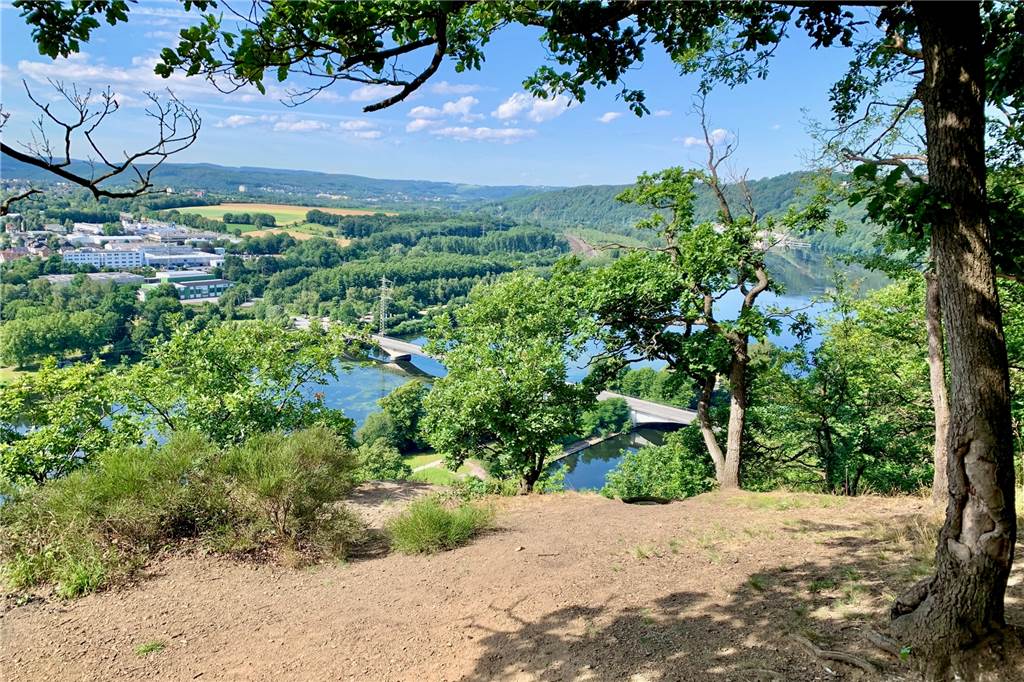 Gefährlich aber reizvoll: die Steilhänge oberhalb des Hengsteysees.