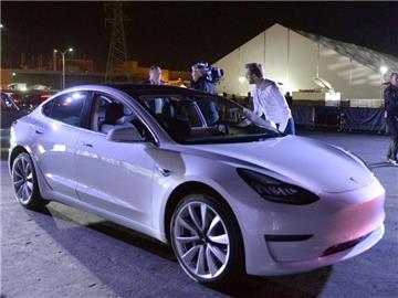Gefragt, aber kaum zu haben: Nur 260 Stück des Tesla Model 3 wurden im ersten Quartal gebaut. Foto: Andrej Sokolow