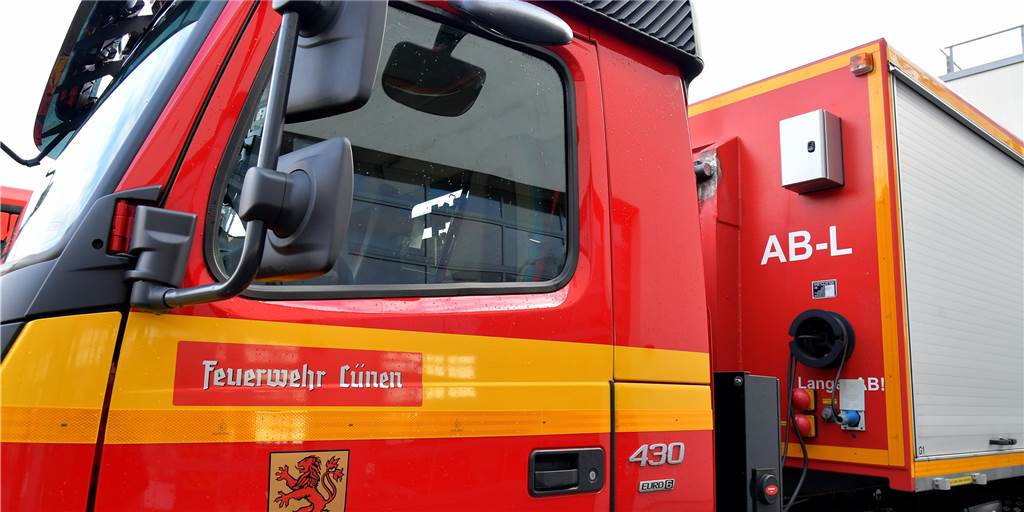 Feuerwehr in Lüner Innenstadt im Einsatz: Alarm in Höhe der Lippebrücke Gegen 9 Uhr am Dienstagmorgen rückte an der Lippebrücke in Lünen die Feuerwehr an.