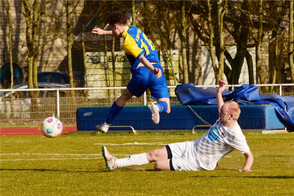 Gegen Adler Weseke setzte sich der ETuS Haltern in einem engen Spiel mit Chancen auf beiden Seiten schlussendlich knapp mit 1:0 durch.