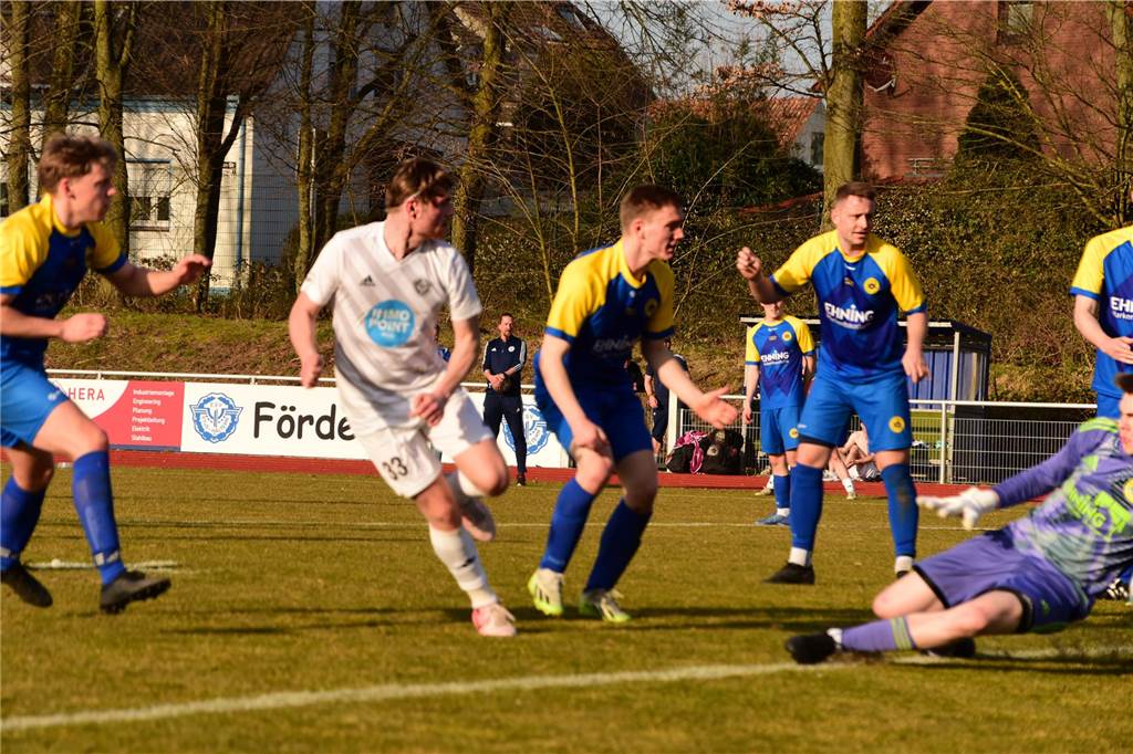 Gegen Adler Weseke setzte sich der ETuS Haltern in einem engen Spiel mit Chancen auf beiden Seiten schlussendlich knapp mit 1:0 durch.