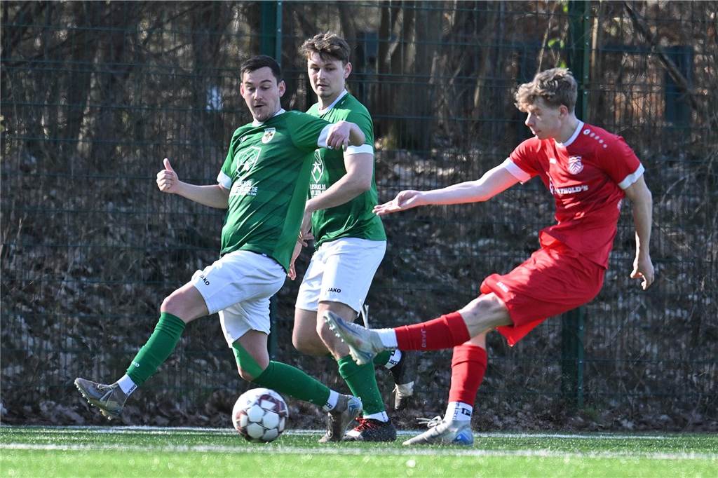 Gegen BVH Dorsten blieben Jonas Gerdemann (r.) und Concordia Flaesheim vor einigen Wochen zwar torlos, machten es aber gegen den Ligaprimus deutlich besser als in der Hinrunde.