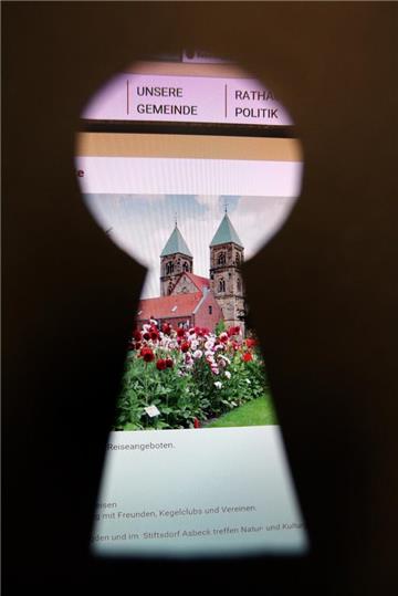 Gegen das unerwünschte Ausspähen von Daten hilft ein Sicherheitszertifikat.