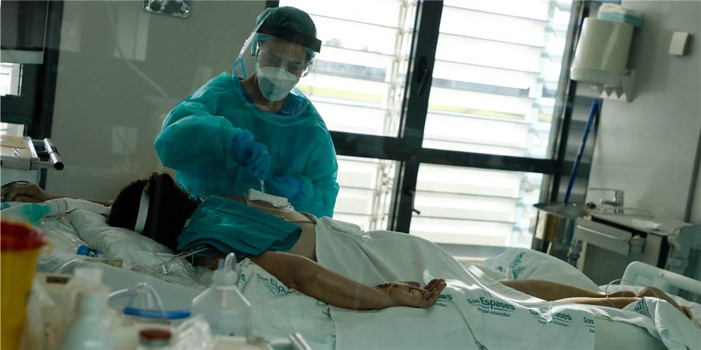 Pflegeskandal in Lünen: Geschäftsführer in Haft – Patienten werden verlegt Gegen den Geschäftsführer eines Pflegedienstes (Symbolbild), der auch in Lünen eine Wohngruppe betreut, ermittelt die Staatsanwaltschaft Dortmund. Die Vorwürfe: Betrug, ausbleibende Zahlung und nicht immer geschultes Personal.