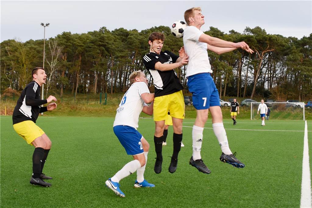 Gegen eine mit starken Bezirksliga-Spielern verstärkte Reserve der Sportfreunde Merfeld hat sich BW Lavesum dank einer engagierten Leistung einen Punkt verdient. Das letzte B-Liga-Spiel des Jahres endete 0:0.