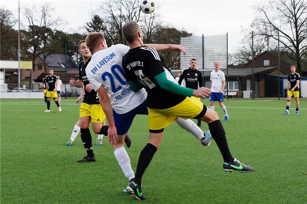 Gegen eine mit starken Bezirksliga-Spielern verstärkte Reserve der Sportfreunde Merfeld hat sich BW Lavesum dank einer engagierten Leistung einen Punkt verdient. Das letzte B-Liga-Spiel des Jahres endete 0:0.