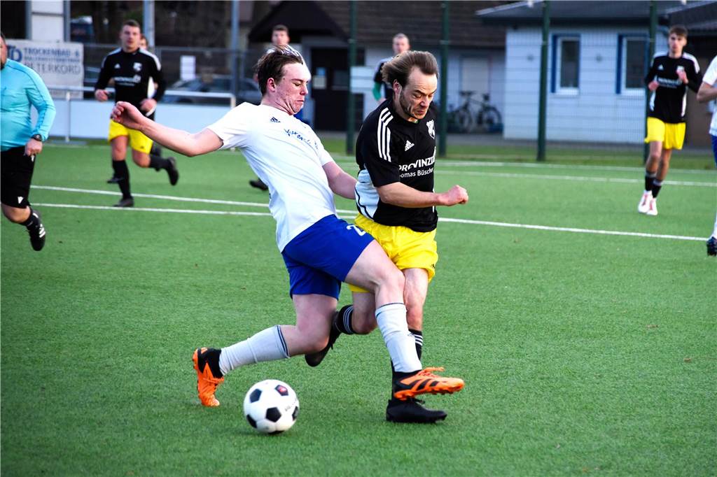 Gegen eine mit starken Bezirksliga-Spielern verstärkte Reserve der Sportfreunde Merfeld hat sich BW Lavesum dank einer engagierten Leistung einen Punkt verdient. Das letzte B-Liga-Spiel des Jahres endete 0:0.