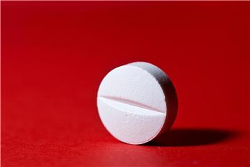 Gegen Kopfschmerzen und Co. können Schmerzmittel kurzfristig helfen. Bei chronischem Schmerz ist aber Vorsicht angesagt. Foto: Franziska Gabbert
