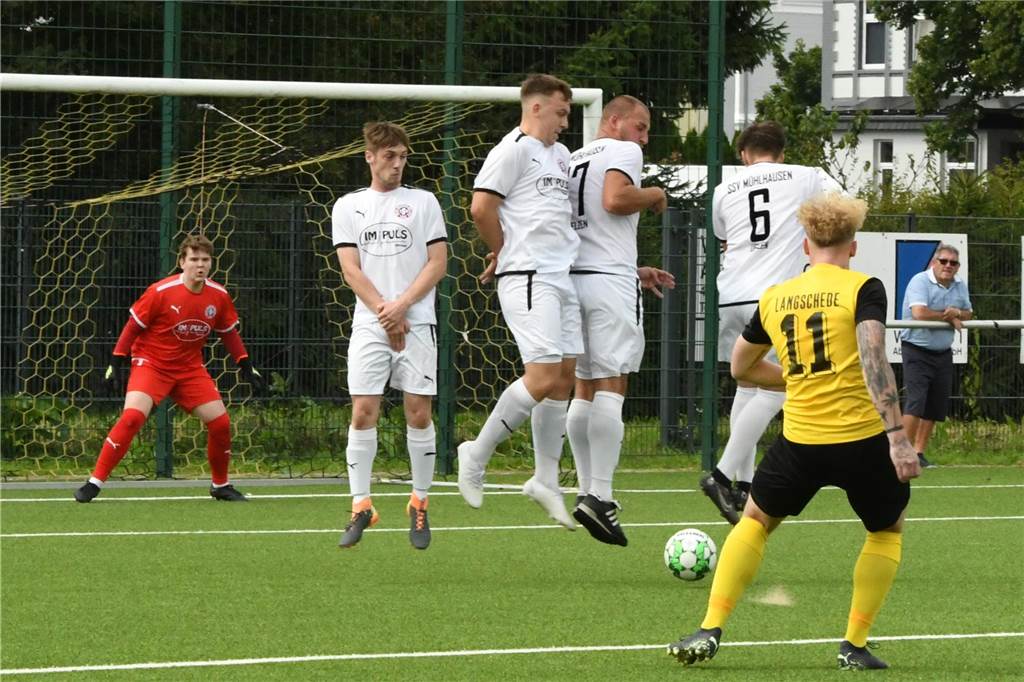 Saisonstart der Unnaer Fußballteams mit Schulnote: Bei 3 Teams ist die Versetzung gefährdet Gegen Langschede fuhr die SSV-Reserve den bisher einzigen Sieg ein.