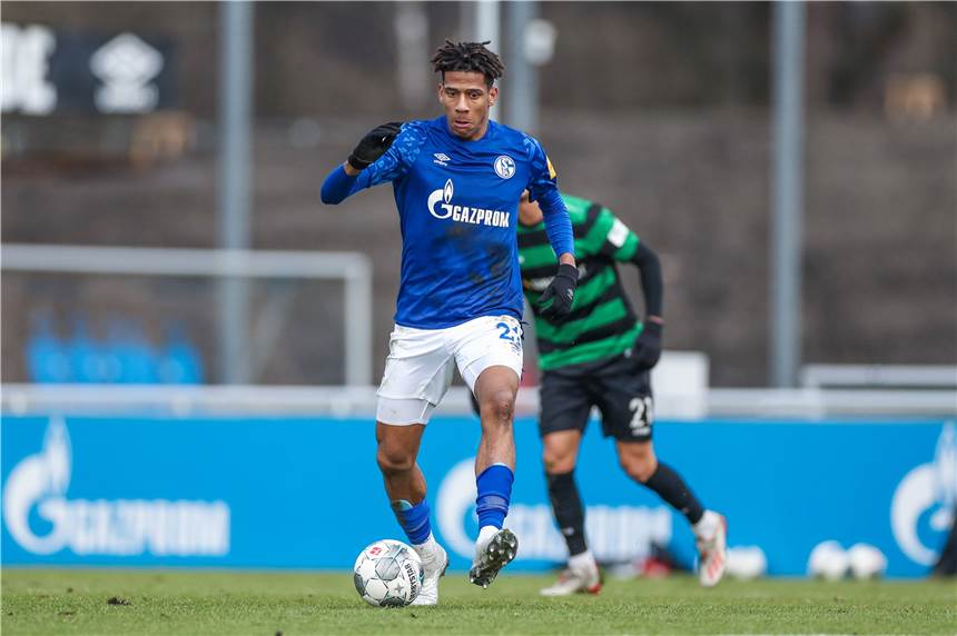 Schalke-Neuzugang Todibo feiert sein Debüt gegen Preußen Münster Gegen Münster zum ersten Mal für Schalke am Ball: Neuzugang Jean-Clair Todibo.
