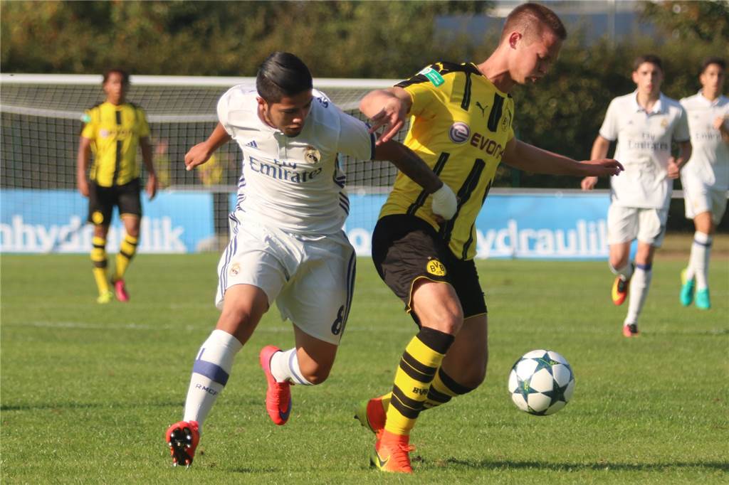 Patrick Fritsch stand vor einer großen Karriere - mit 19 ist er Sportinvalide beim BVB Gegen Real Madrid stand Patrick Fritsch in der Youth-League in der Startelf des BVB. Aber schon nach der Anfangsphase passierte die schlimme Verletzung.