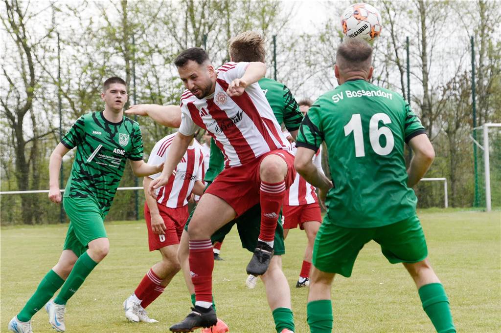 Gegen Tabellenführer und Aufstiegsfavorit Kültürspor Datteln ging der SV Bossendorf zwar in Führung und verkaufte sich teuer, musste sich am Ende aber nach einem Doppelschlag der Gäste doch mit 1:2 geschlagen geben.