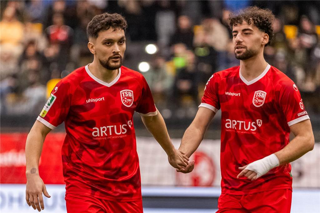 Gegen Türkspor Dortmund, hier mit Rilind Hetemi und Mehmet Kaya, war kein Kraut gewachsen.