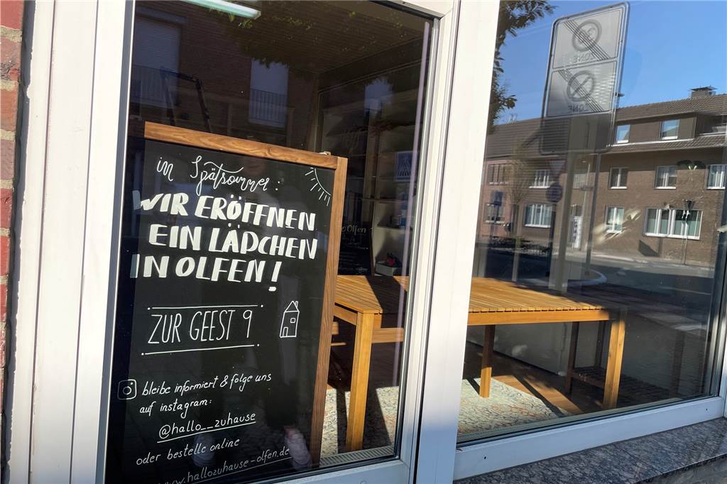 Garten im Glas: Gründerin mit grüner Idee eröffnet neuen Laden in Olfen Gegenüber der Sparkasse, unweit des neuesten Kreisverkehrs an der Bilholtstraße entsteht der Laden von Dein-Flaschengarten.de