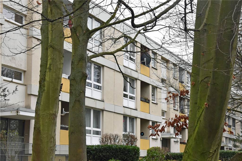 Wohnhäuser wechseln Besitzer – mehrere hundert Dortmunder betroffen Gegenüber des Ordalwegs haben auch die Häuserreihen am Geleitweg 11-25 den Eigentümer gewechselt.