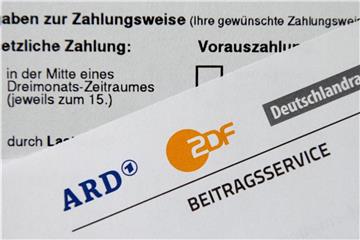 Gegenwärtig wird der Finanzbedarf von ARD, ZDF und Deutschlandradio von der unabhängigen Expertenkommission KEF ermittelt und den Länderchefs vorgeschlagen. Foto: Daniel Reinhardt