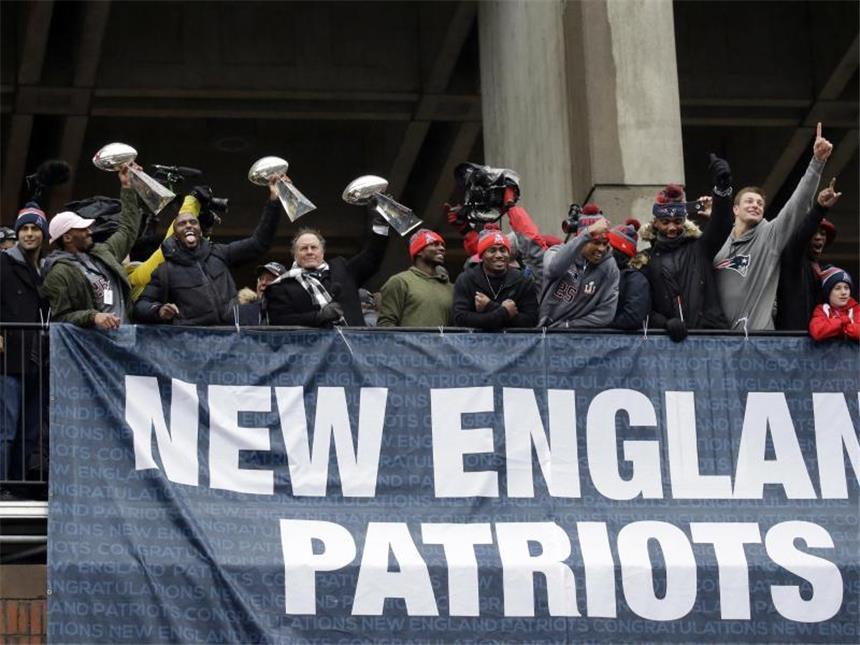 Wer kann die New England Patriots stoppen? Gehen als Titelverteidiger in die neue NFL-Saison: Die New England Patriots. Foto: Elise Amendola