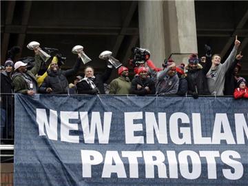 Gehen als Titelverteidiger in die neue NFL-Saison: Die New England Patriots. Foto: Elise Amendola