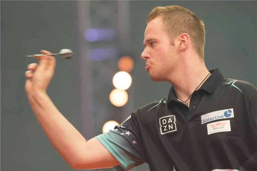 Hopp als erster Deutscher in Blackpool dabei Geht beim renommierten Darts-Turnier in Blackpool an den Start: Max Hopp. Foto: Friso Gentsch