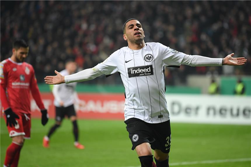 Frankfurter gilt als Wunschkandidat fürs Schalker Mittelfeld Geht es nach den Schalker Verantwortlichen, soll Frankfurts Omar Mascarell künftig für den FC Schalke 04 jubeln.