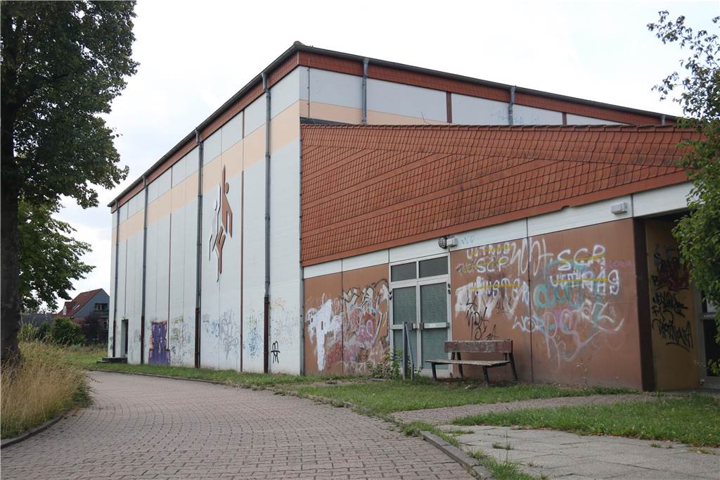 Schlüsselgewalt für Lindert-Halle: Vereine sollen übernehmen, haben aber Bedenken Geht es nach der Verwaltung, sollen die Vereine, trotz einiger Bedenken, künftig die Schlüsselgewalt der Lindert-Halle übernehmen.