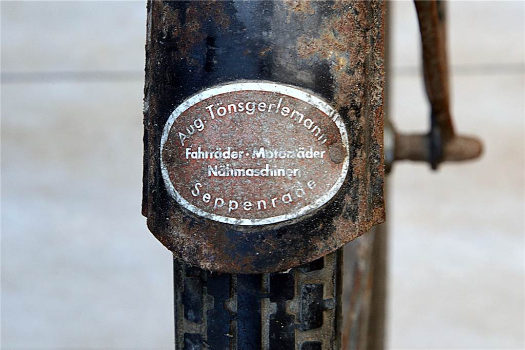 Halterner finden historisches Schätzchen auf dem Dachboden Gekauft wurde das Moped beim Fahrradgeschäft Tönsgerlemann in Seppenrade.