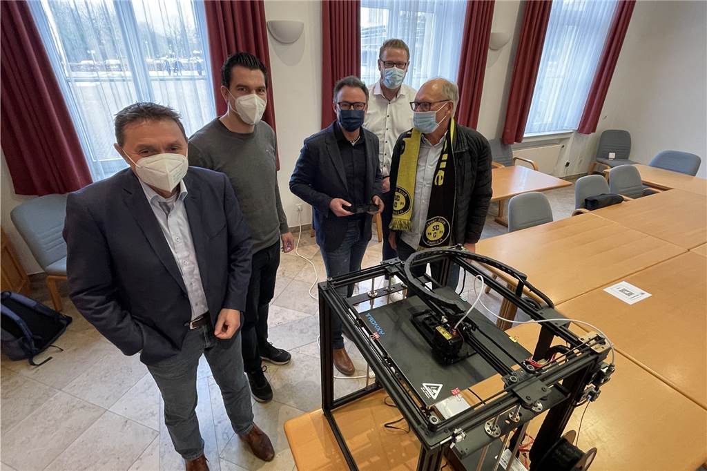 Sportlerheim aus XXL-3D-Drucker: SC Capelle wird bundesweit Vorreiter Gemeinde, Verein und Architekturbüro freuen sich, in Deutschland Vorreiter werden zu können mit einem gedruckten öffentlichen Gebäude.