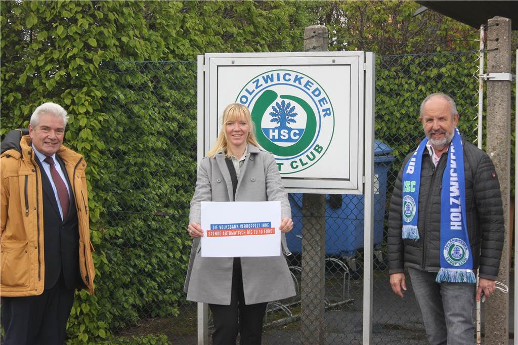 Traum von Anzeigentafel: Holzwickeder SC plant Investition für sein Stadion Gemeinsam für den HSC: (v.l.) Roland Schüttfort, Claudia Pilz und Harald Jelinek rufen zu einer besonderen Spendenaktion auf - und die hat sogar schon Australien erreicht.