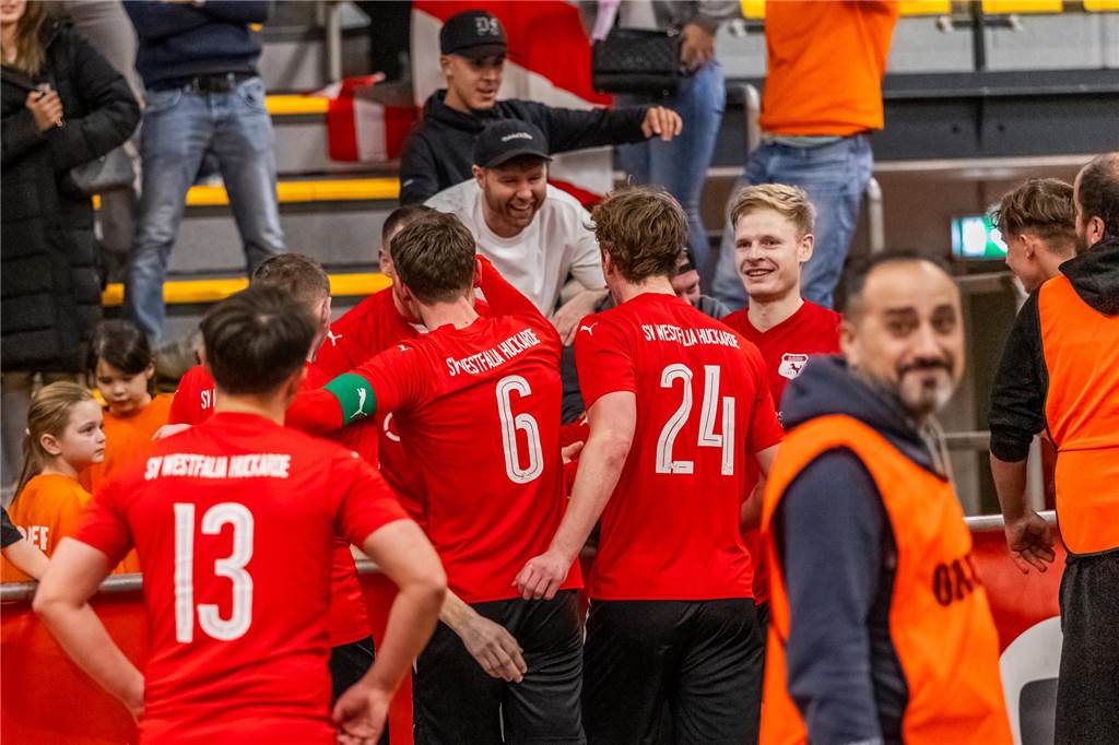 Huckarde, ein Wintermärchen!: Westfalia gewinnt die Herzen von Fußball-Dortmund Gemeinsam mit den Fans feierte Westfalia Huckarde eine unvergleichliche Endrunde.