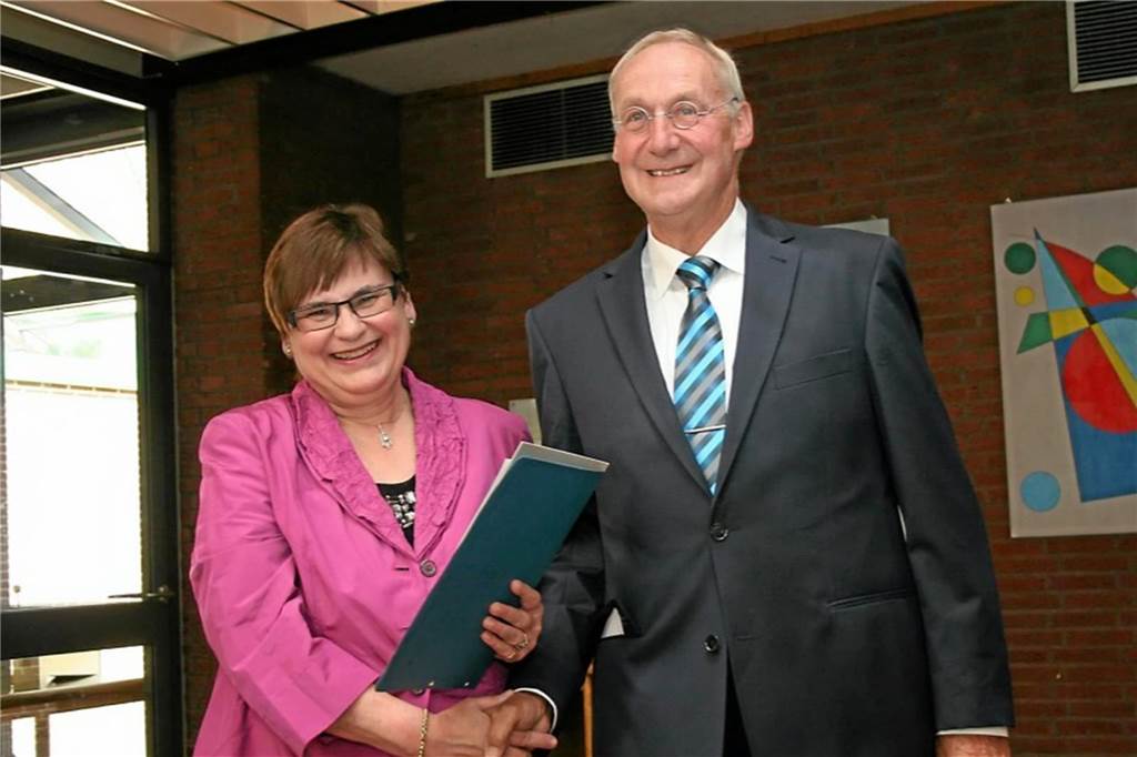 Ein Lehrer, der sich kümmerte: „Für Klaus Huesker war Schule mehr als Unterricht“ Gemeinsam mit Doris Bennemann ging Klaus Huesker 2012 in den Ruhestand. Die ehemalige Schulleiterin und Kollegin erinnert sich an einen Lehrer mit besonderer Empathie.