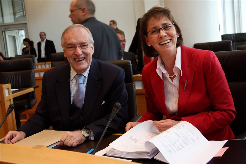 Drastischer Verlust für SPD bei Ratswahl fordert ein prominentes Opfer Gemeinsam mit Manfred Sauer (CDU) bildete Birgit Jörder in den vergangenen elf Jahren das Bürgermeister-Gespann. Jetzt verlieren beide ihr Amt.
