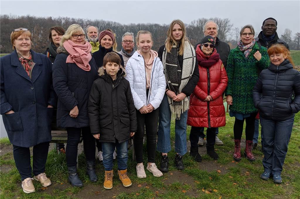 Hier entsteht eine digitale Freiluft-Bibliothek an der Lippe in Dorsten Gemeinschaftsprojekt: Die Mitwirkenden freuen sich auf ihre Zusammenarbeit.