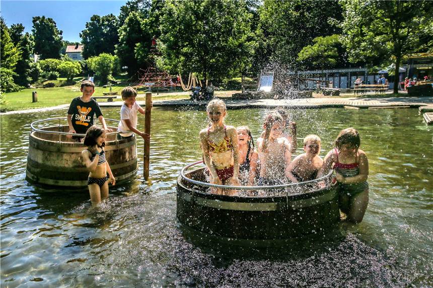 Generationenübergreifender Spaß: Mit dem Robinson-Spielplatz im Westfalenpark sind viele Erinnerungen verbunden.