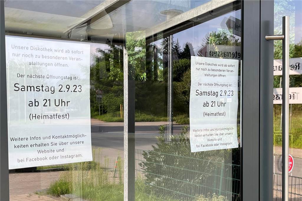 Stadtmühle lässt große Gesellschaft sitzen: Lokal häufig geschlossen Nur noch zu besonderen Veranstaltungen geöffnet. Auf einem Aushang ist diese Info zu lesen.
