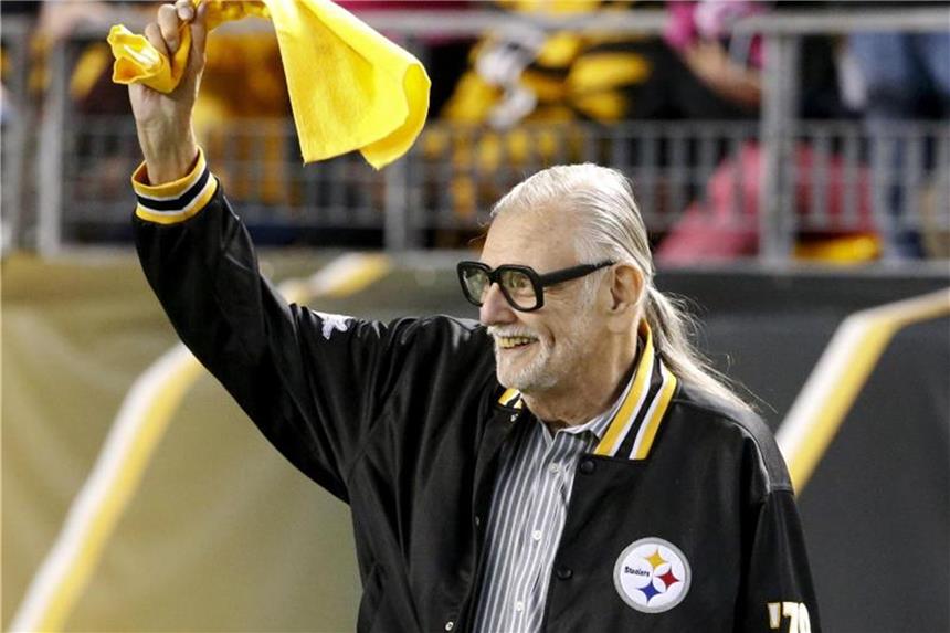 George A. Romero bekommt posthum einen Hollywood-Stern George A. Romero wird mit einem Stern auf dem Hollywood Walk of Fame geehrt. Foto: Gene J. Puskar