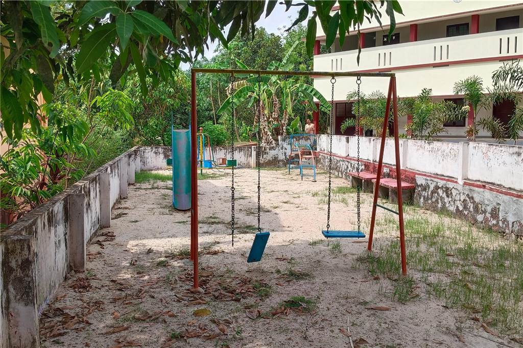 Herzensprojekt von „Freiheitsvogel hilft“: Spielplatz in Indien eröffnet ein Spielplatz in Indien