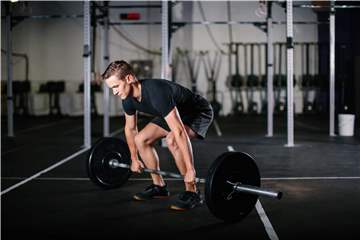Gerade zu Beginn eines neuen Jahres gehen viele vermehrt ins Fitnessstudio.
