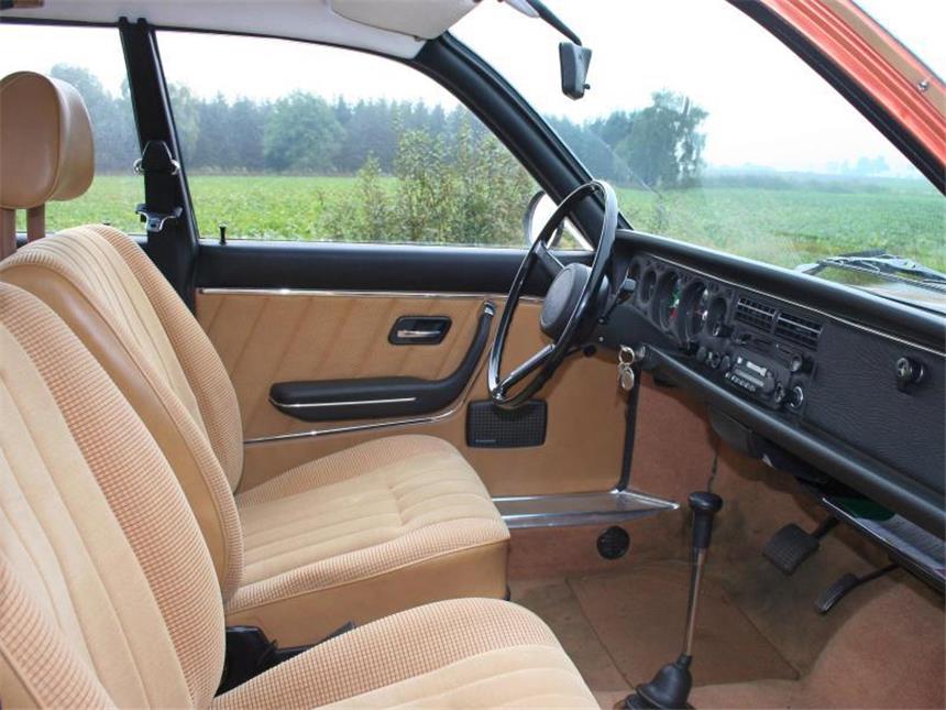 Limousine mit unverwechselbarem Klang - 50 Jahre NSU Ro 80 Geräumig: Wegen des kompakten Motors konnte der Innenraum mehr Platz bieten als bei manchem viel größerem Konkurrenten. Foto: Thomas Geiger/dpa-tmn