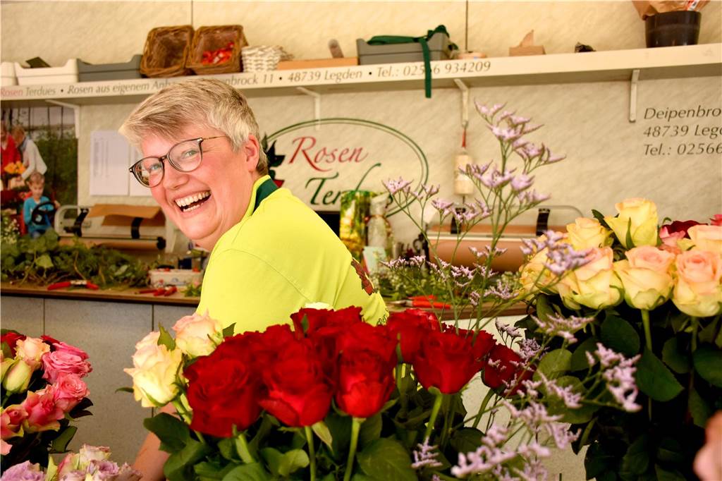Nachfolge für Rosen Terdues steht fest: Wechsel auf dem Wochenmarkt Ahaus Gerburg Terdues hinter ihrem Blumenstand auf dem Wochenmarkt Ahaus