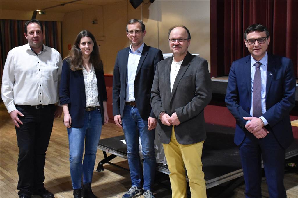 Der Weg zur neuen Berkelpromenade führt über Lärm, Staub und Sperrungen Gerd Große Frericks, Anna Sperlbaum, Mathias Pennekamp und Manfred Lieber betreuen das Projekt "Natürlich Berkel" für die Stadt Stadtlohn. Bürgermeister Berthold Dittmann leitete den 2. Berkeldialog ein.