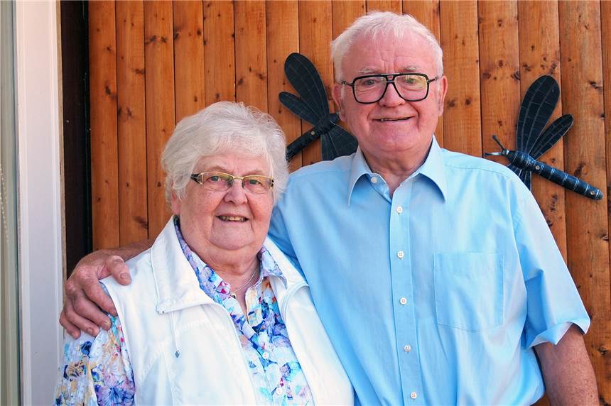 Goldhochzeit im Hause Olbers – Vogelzüchter liebt Hobbybäckerin Gerd und Maria Olbers sind seit 50 Jahren verheiratet.