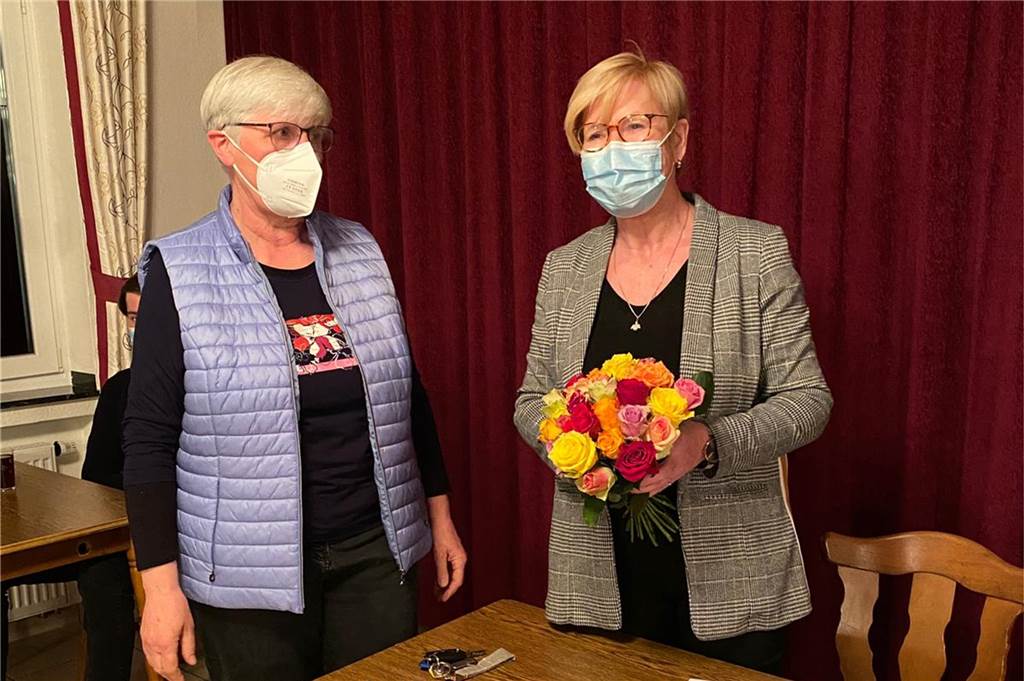 Neue Vorsitzende des Dahliengartens: „Wollen mehr Führungen schaffen“ Gerda Bogenstahl (r.) wurde zur neuen Vorsitzenden des Dahliengartenvereins gewählt.