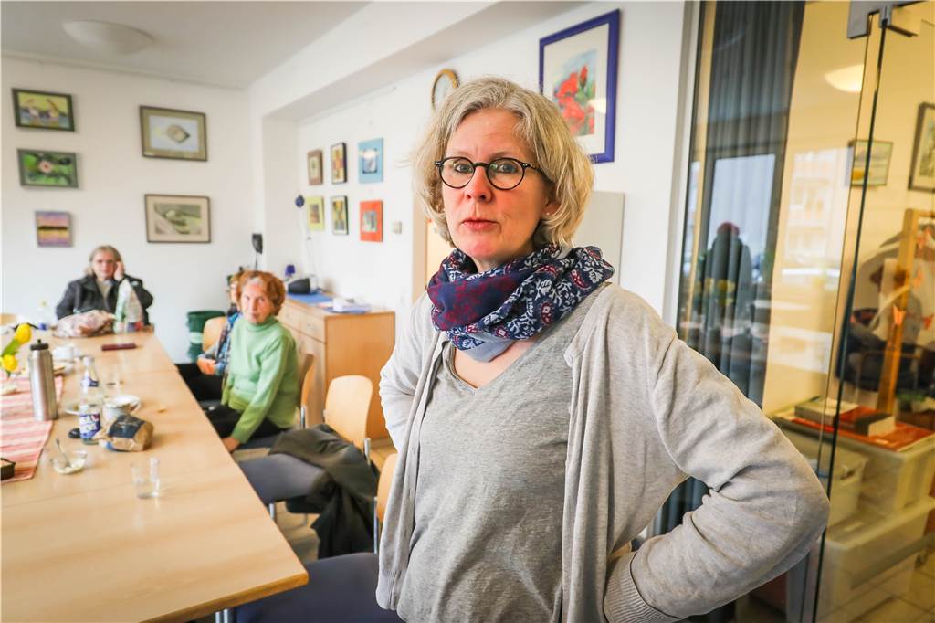 Wärme, Suppe und Kaffee: Private Notunterkünfte sind für Evakuierte geöffnet Gerlind Domnick vom Nachbarschaftstreff im Althoffblock freute sich über Zuspruch und Lob für das Berreuungsangebot.