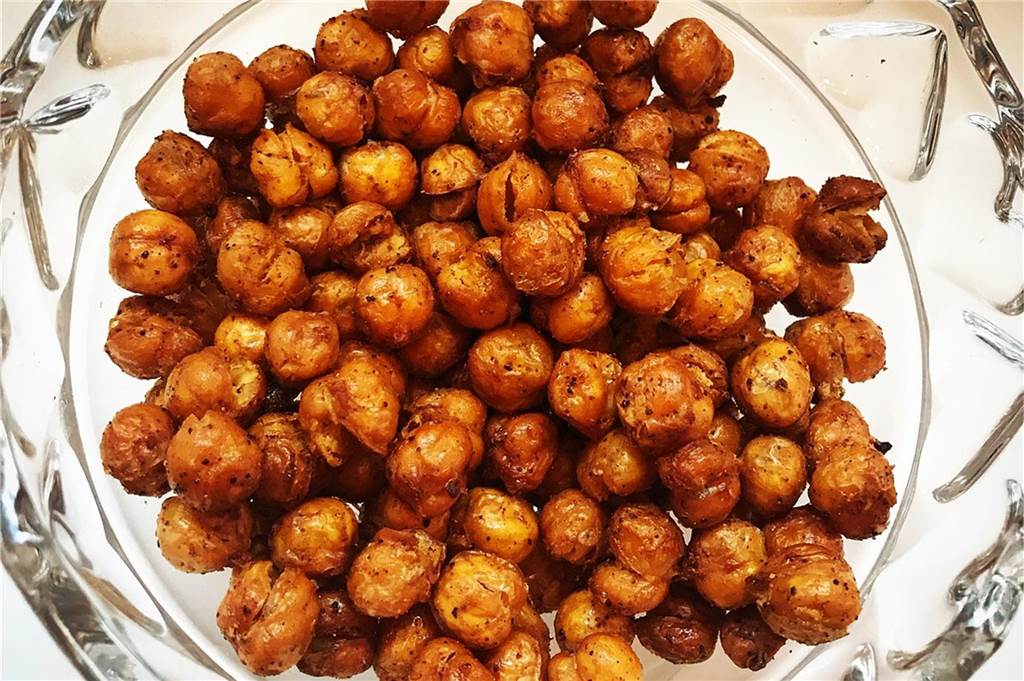 Leckerer Fernsehabend: Sechs Snacks zum selber machen geröstete kichererbsen
