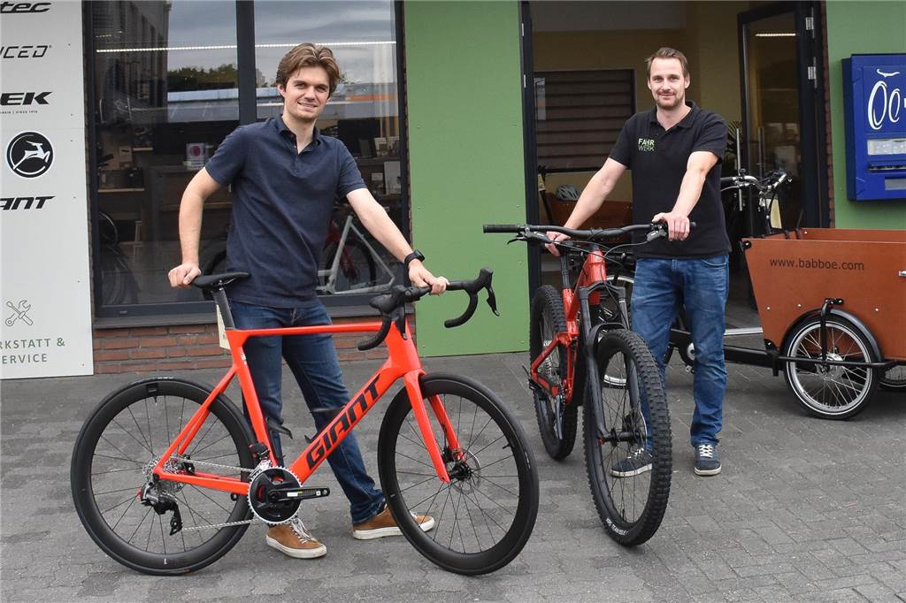 Einziger Fahrradladen in der Stadt: Fahrwerk Timmer schließt die Lücke Gerome Schlüter und Sebastian Bartel vor Stadtlohner Store