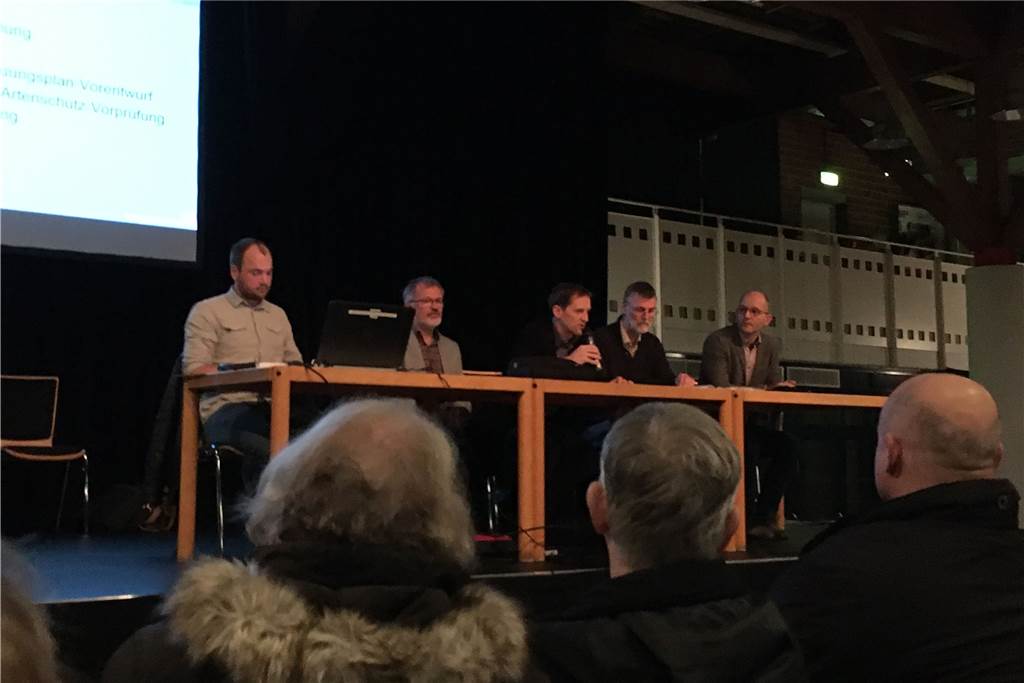 Bringt der Industriepark Große Heide Wulfen den endgültigen Verkehrskollaps? Gerrit Schweigert (v.l.), Dietmar Mücke, Marc Lohmann, Arno Flörke und Christoph Möllers beantworteten die Fragen der Bürger.