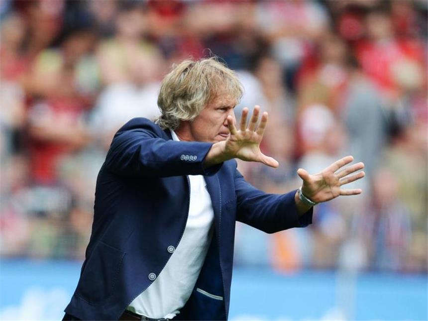 "Ihr seid Arschlöcher": VfL-Coach Verbeek rastet aus Gertjan Verbeek holte auf der PK zum Rundumschlag aus.