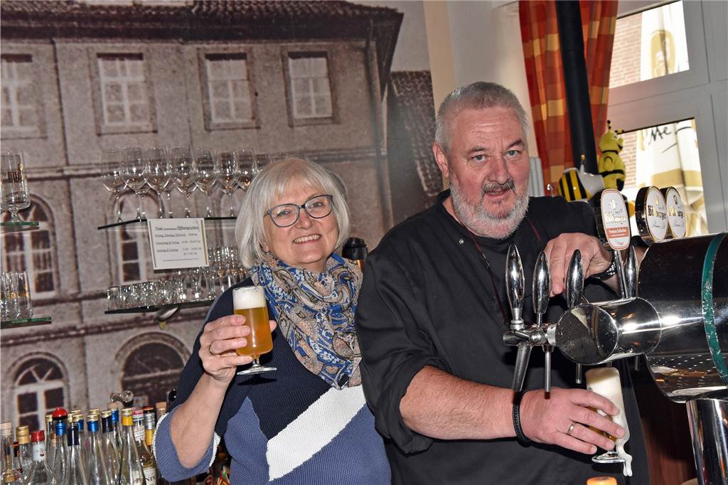Ratsschänke: Einkehr bei Bier und Wein und einem Flammkuchen zum Verlieben Gertrud und Peter Hübscher betreiben die Ratsschänke in Olfen.