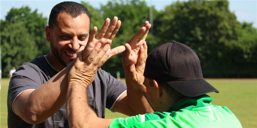 SV Stockum mit perfektem Start: „Die Chemie im Team stimmt einfach“ Geschäftsführer Yassine Najih und Trainer Leonardo Amoresano hatten beim SV Stockum in den vergangenen Wochen viel Grund zum Jubeln.