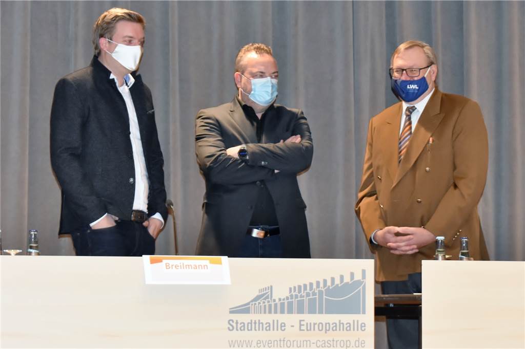 CDU-Vorstand Castrop-Rauxel wird verjüngt, aber nicht weiblicher Gespräch unter Corona-Bedingungen (v.l.): CDU-Kreisvorsitzender Michael Breilmann, der designierte Landrat Bodo Klimpel sowie Versammlungsleiter Ludger Samson.